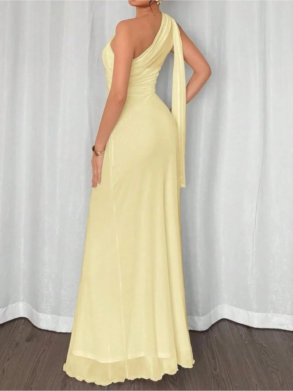 Women's Light Yellow Off The Shoulder Mid Waist Mermaid Cocktail Maxi Dress